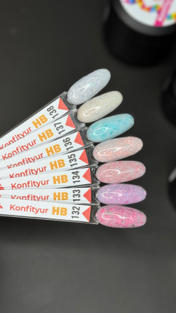 BSG   KONFITYUR HB   #136   НИЗКАЯ ВЯЗКОСТЬ   13г (шайба)   Гель для моделирования средне-жидкий с поталью